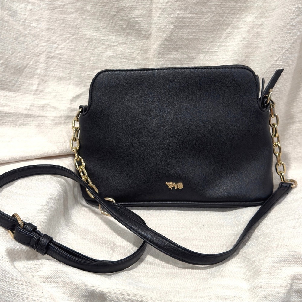 Mathew + Julian Black Pebbled Crossbody Bag Triple Zip Gold‎ Hardware Horse Logo